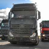 com.wallpapershd.ThemeMercedesBenzActrosSeries4