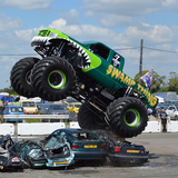 com.freegames123.TruckDrivingSimulator3D